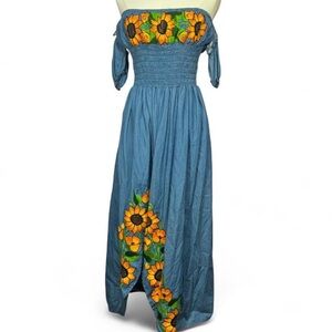 Handmade vintage Mexican sundress with the prettiest sunflower embroidery 🌻✨